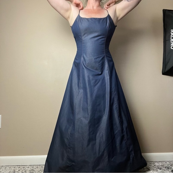 Totally dreamy ABS EVENING by ALLEN SCHWARTZ chambray evening gown, size 10 - Picture 2 of 6